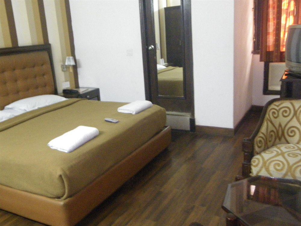 Hotel Metro Continental Delhi  Exterior foto